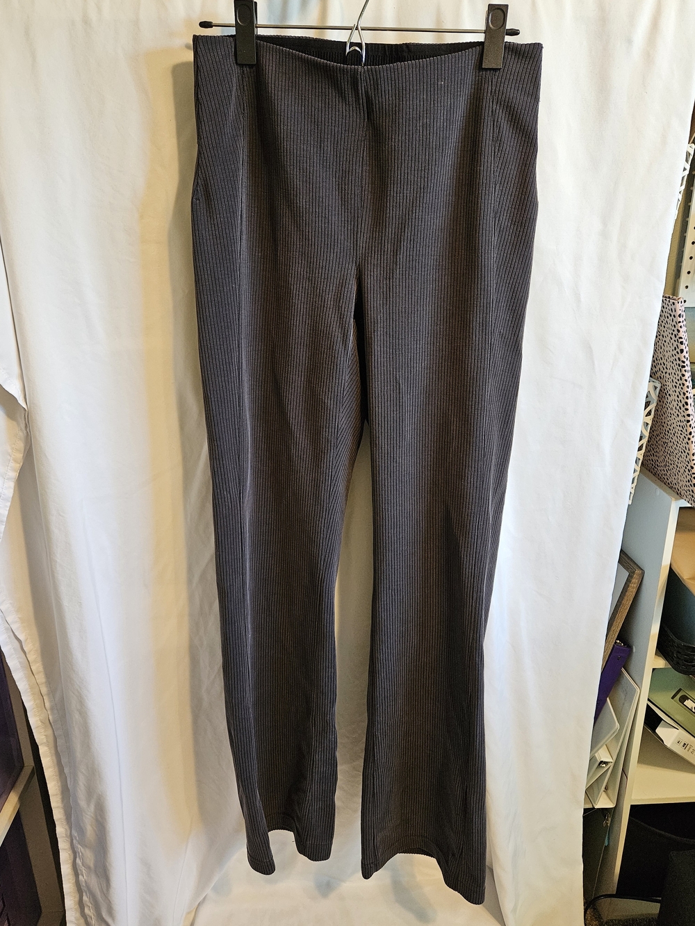 lululemon- Women's Softstreme Charcoal Ribbed Knit Flare Pants SZ. 8